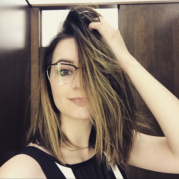 Meet your Posher, Caitlin - Picture 1 of 1